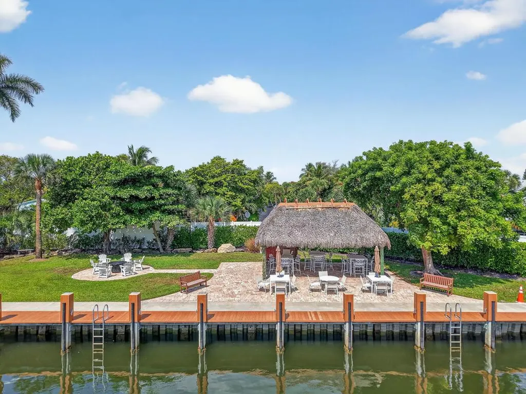 718 NE 12th Terrace Boynton Beach FL 33435