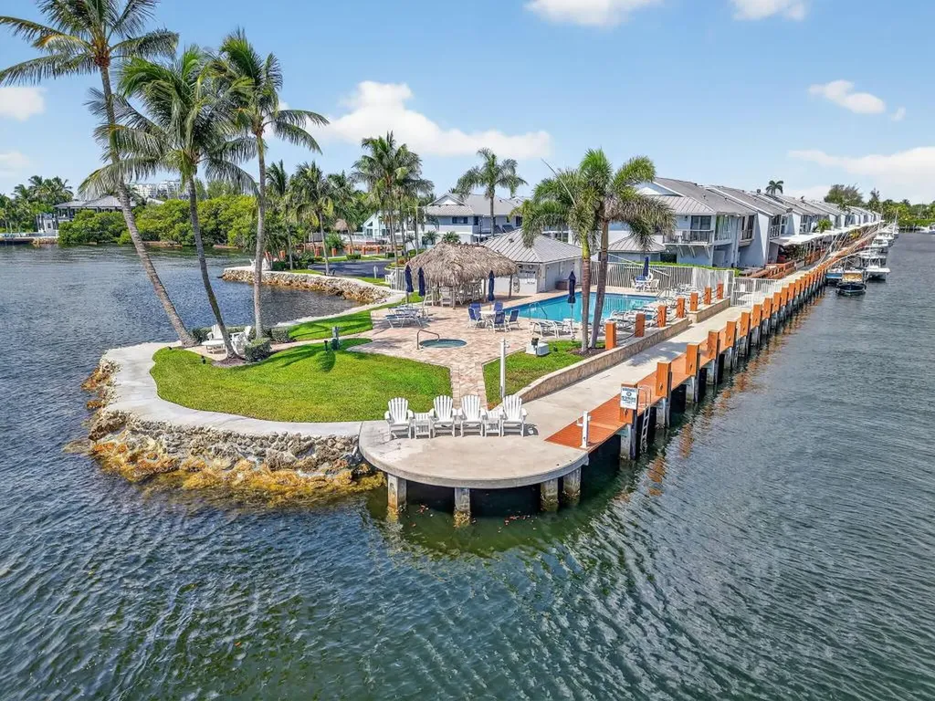 718 NE 12th Terrace Boynton Beach FL 33435