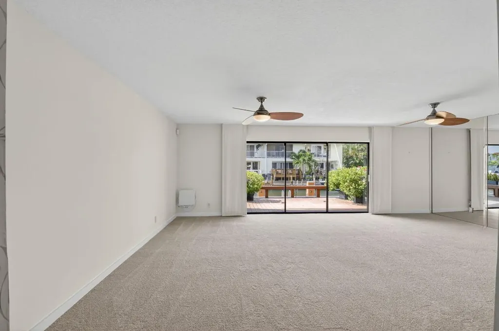 718 NE 12th Terrace Boynton Beach FL 33435