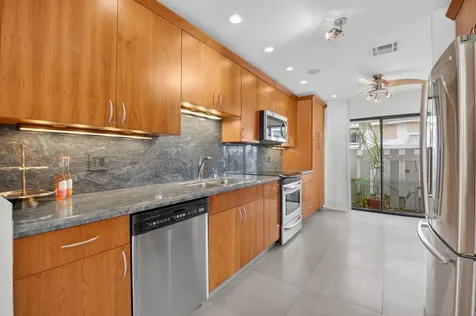 718 NE 12th Terrace Boynton Beach FL 33435