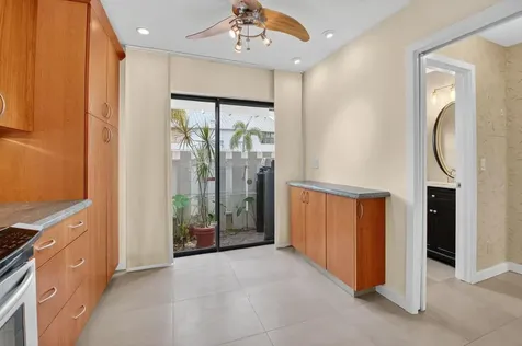 718 NE 12th Terrace Boynton Beach FL 33435