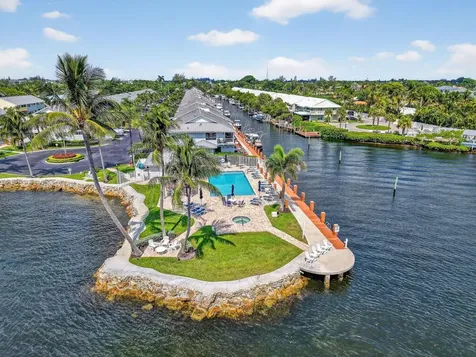718 NE 12th Terrace Boynton Beach FL 33435