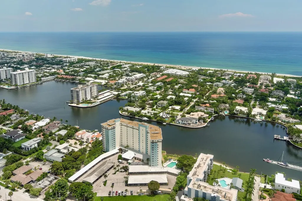555 SE 6th Avenue Delray Beach FL 33483
