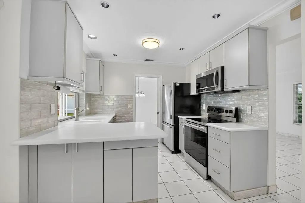 937 Banyan Drive Delray Beach FL 33483