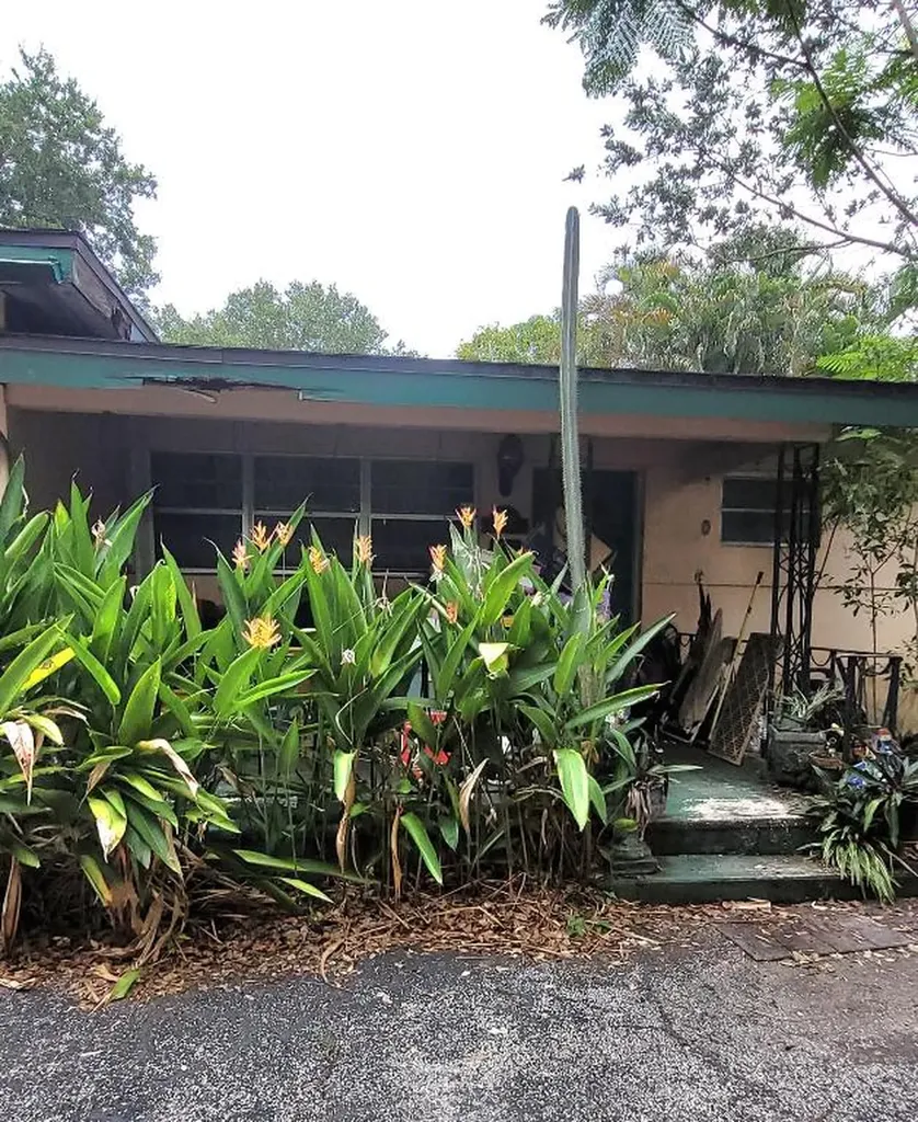 812 Garden Court Plantation FL 33317