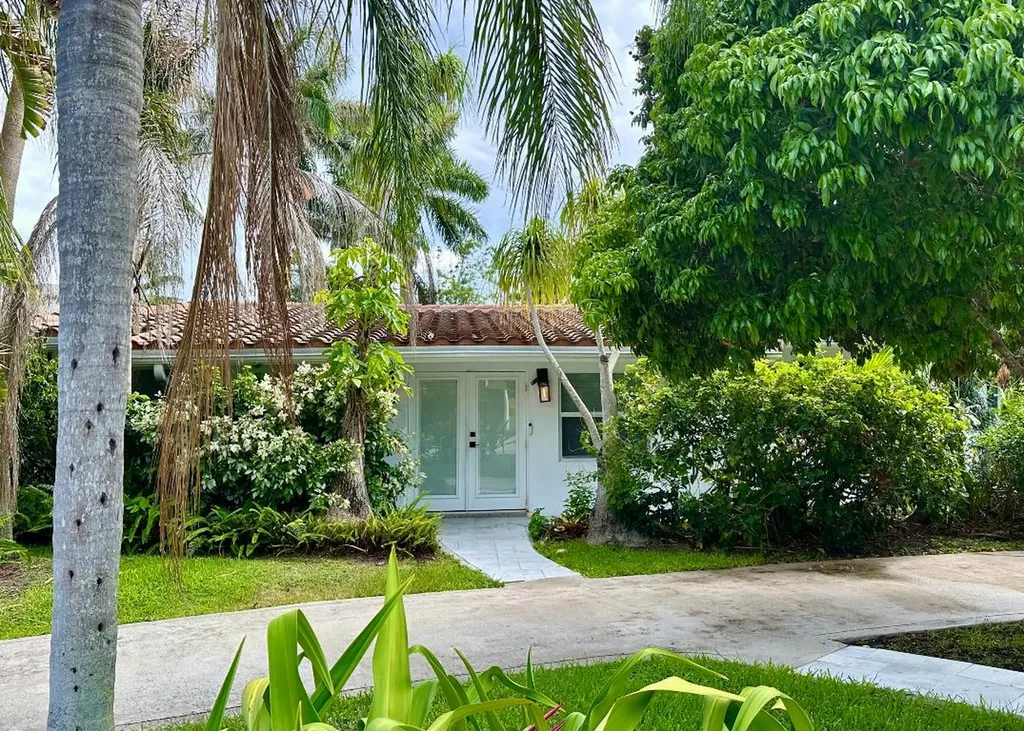 212 Kings Lynn Delray Beach FL 33444