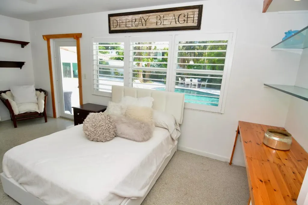 212 Kings Lynn Delray Beach FL 33444