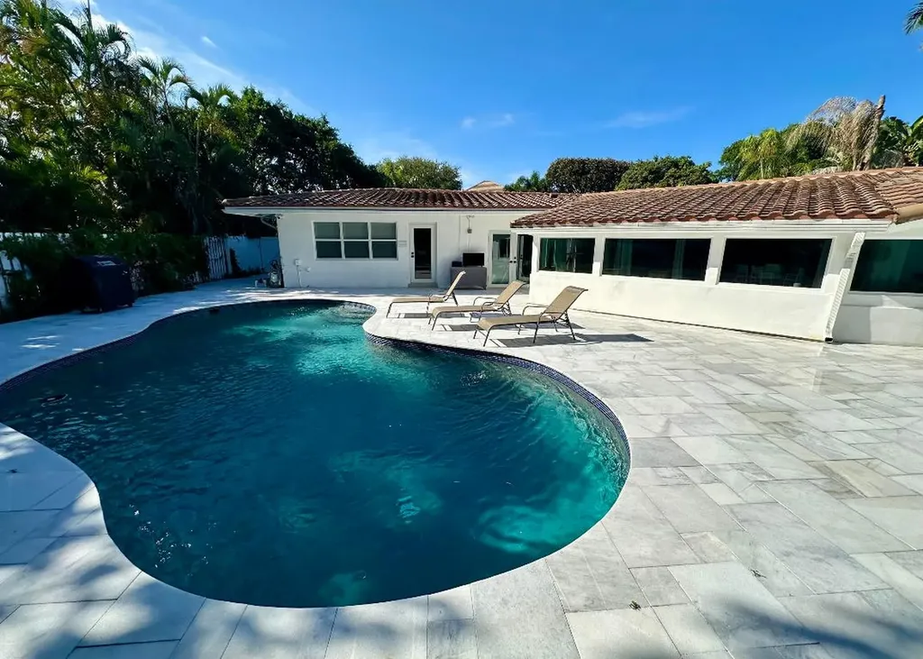 212 Kings Lynn Delray Beach FL 33444
