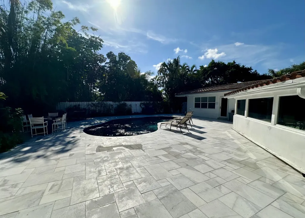 212 Kings Lynn Delray Beach FL 33444