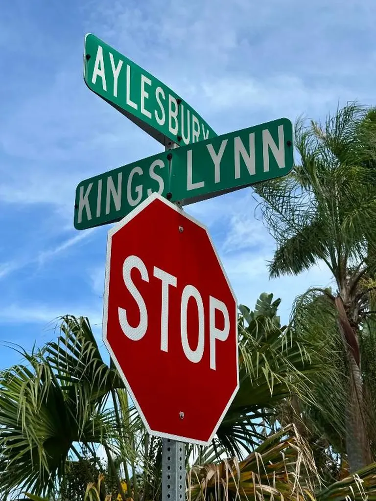 212 Kings Lynn Delray Beach FL 33444