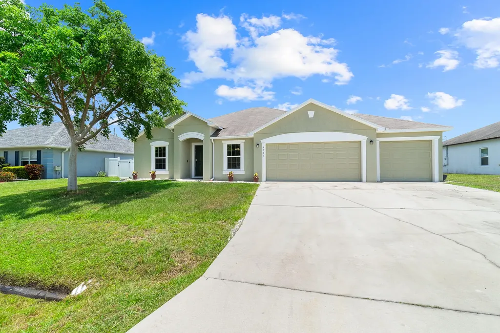 4589 SW Van Dyke Street Port St Lucie FL 34953
