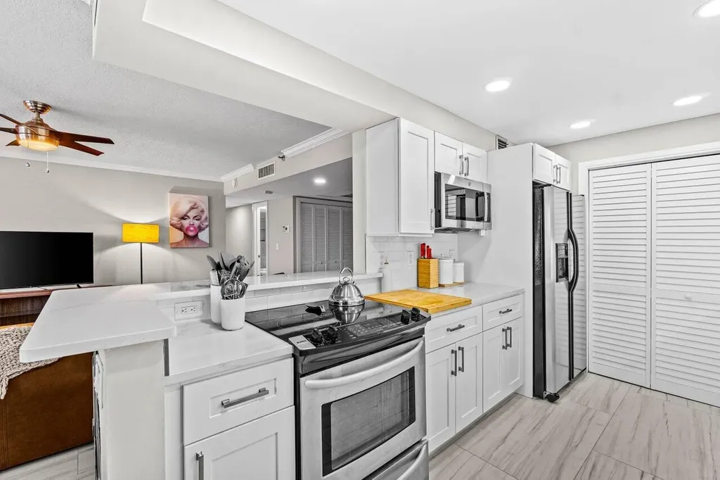 899 Jeffery Street Boca Raton FL 33487
