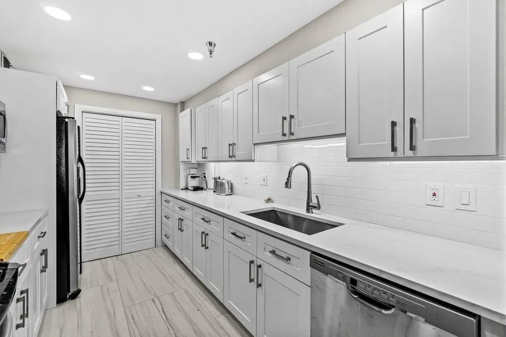 899 Jeffery Street Boca Raton FL 33487