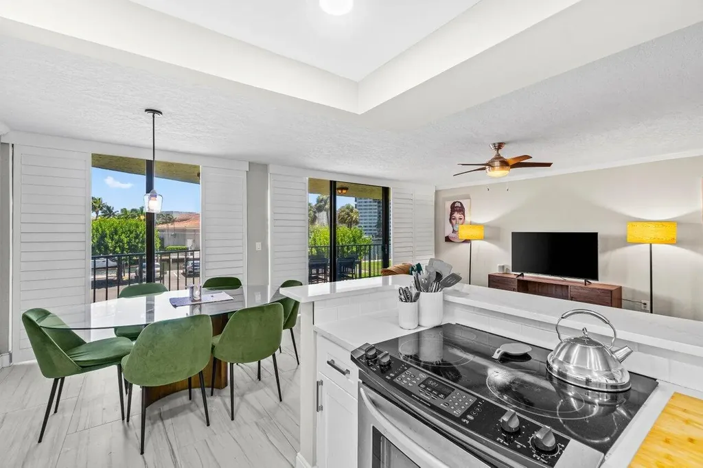 899 Jeffery Street Boca Raton FL 33487