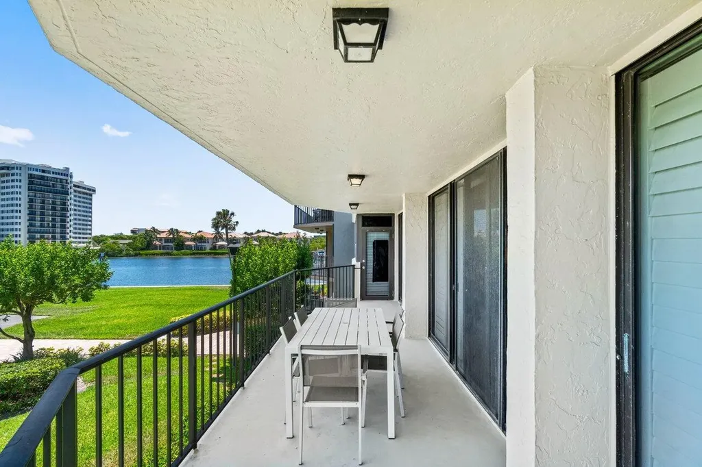 899 Jeffery Street Boca Raton FL 33487