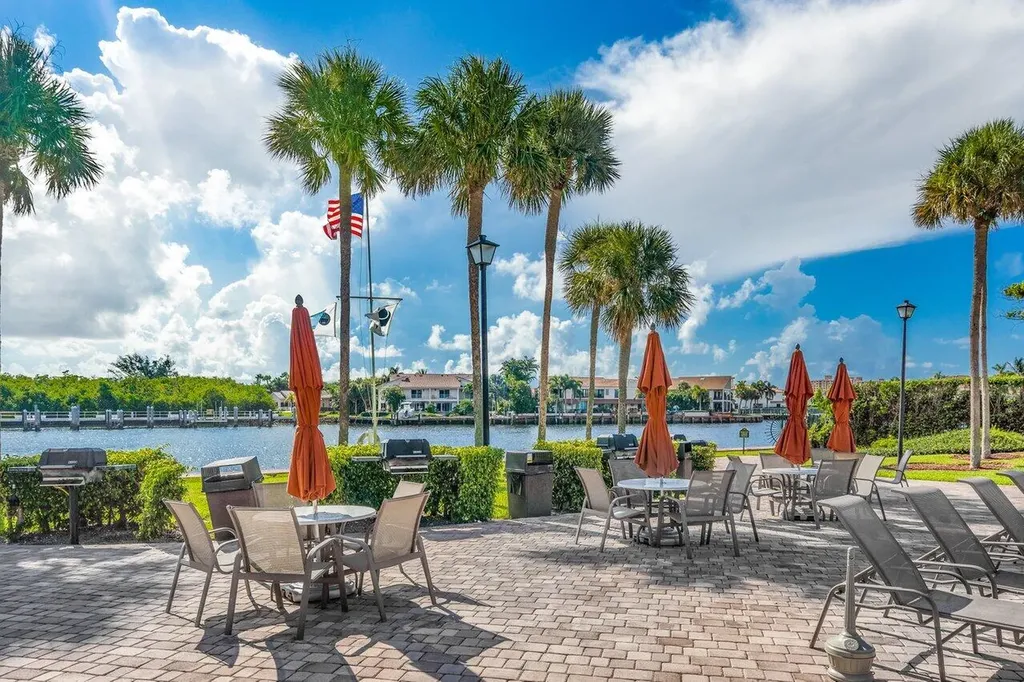 899 Jeffery Street Boca Raton FL 33487