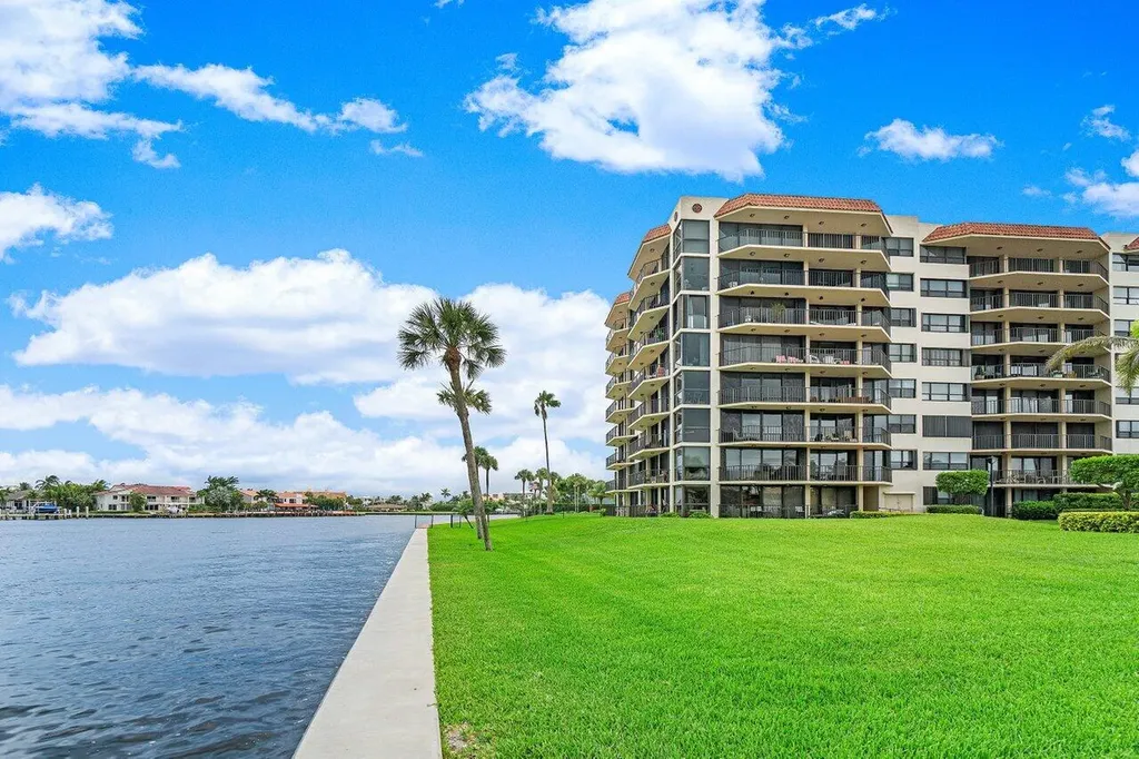 899 Jeffery Street Boca Raton FL 33487