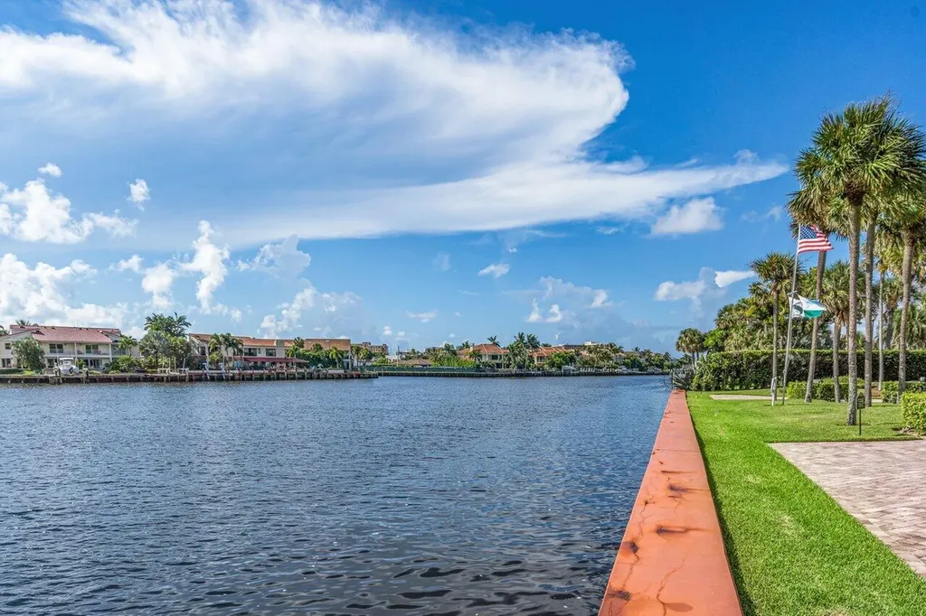 899 Jeffery Street Boca Raton FL 33487