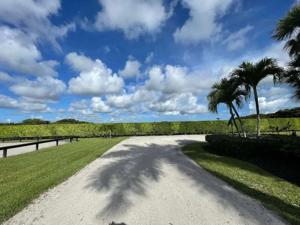 4591 South Road Wellington FL 33414