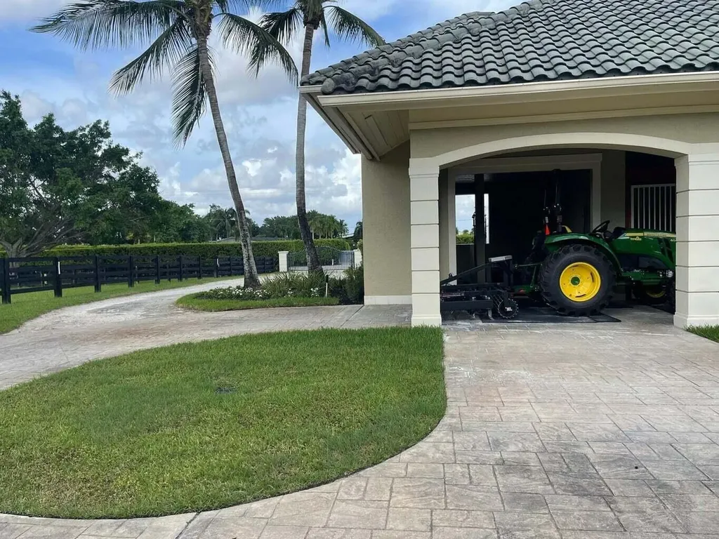 4591 South Road Wellington FL 33414