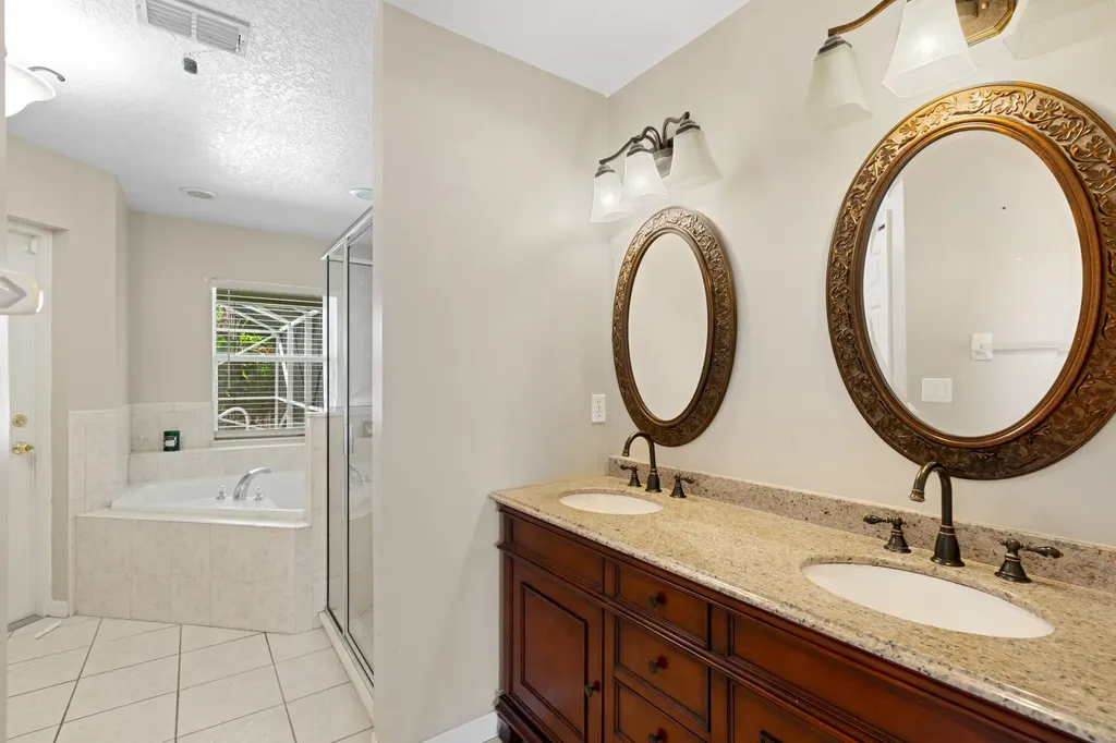 1042 SW Janette Avenue Port St Lucie FL 34953