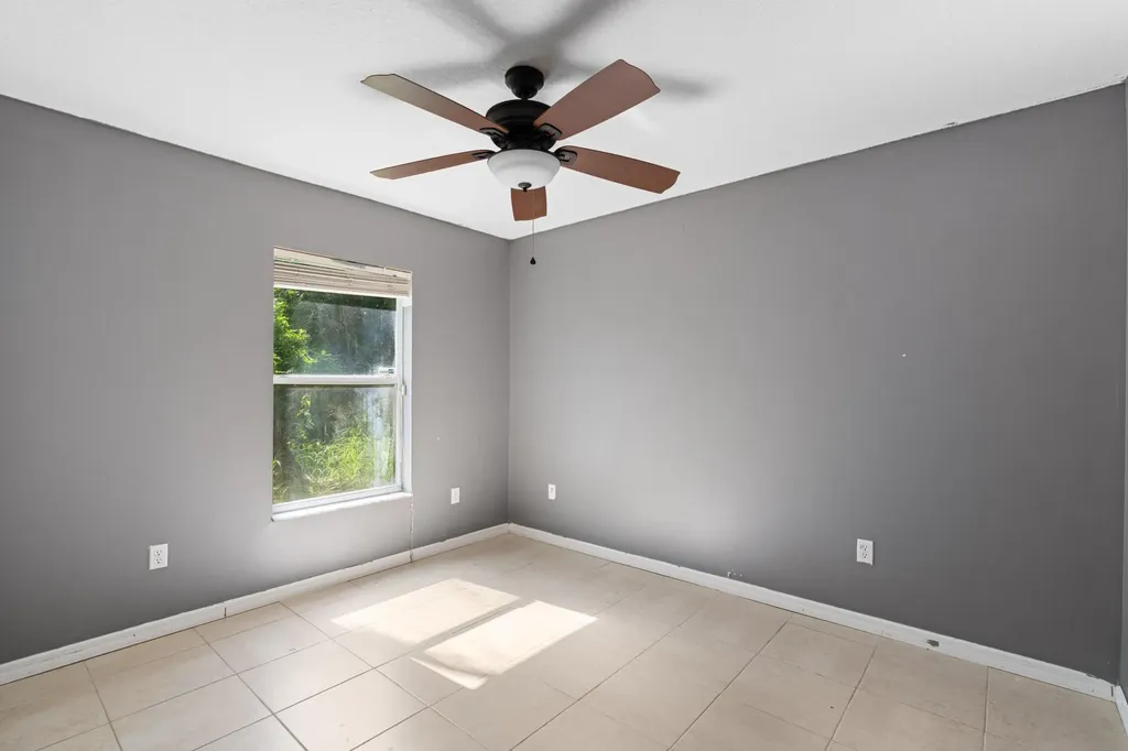 1042 SW Janette Avenue Port St Lucie FL 34953