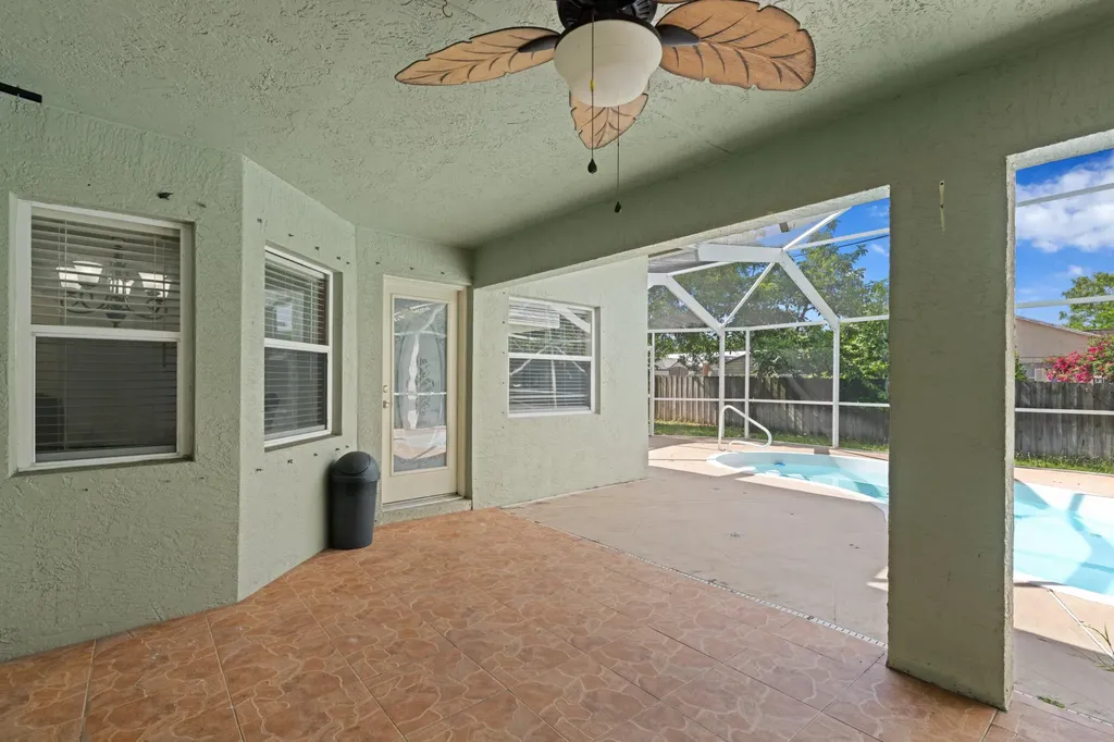 1042 SW Janette Avenue Port St Lucie FL 34953