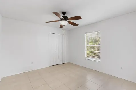 1042 SW Janette Avenue Port St Lucie FL 34953