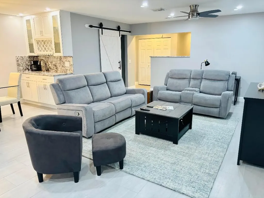 222 SE 3rd Street Boynton Beach FL 33435