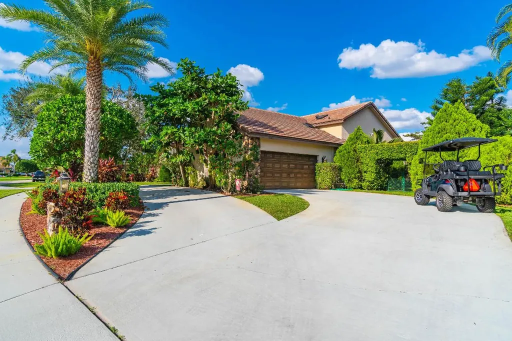 15835 Meadow Wood Drive Wellington FL 33414