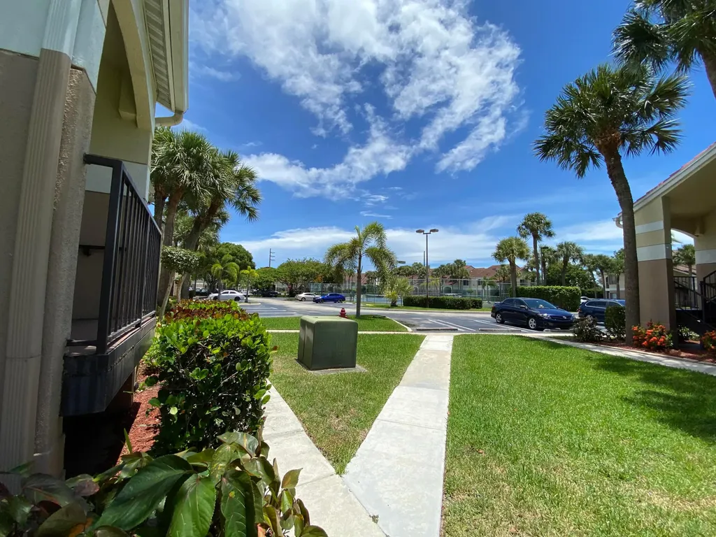 815 W Boynton Beach Boulevard Boynton Beach FL 33426