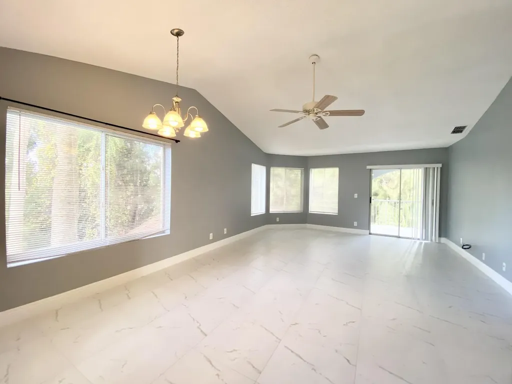 815 W Boynton Beach Boulevard Boynton Beach FL 33426