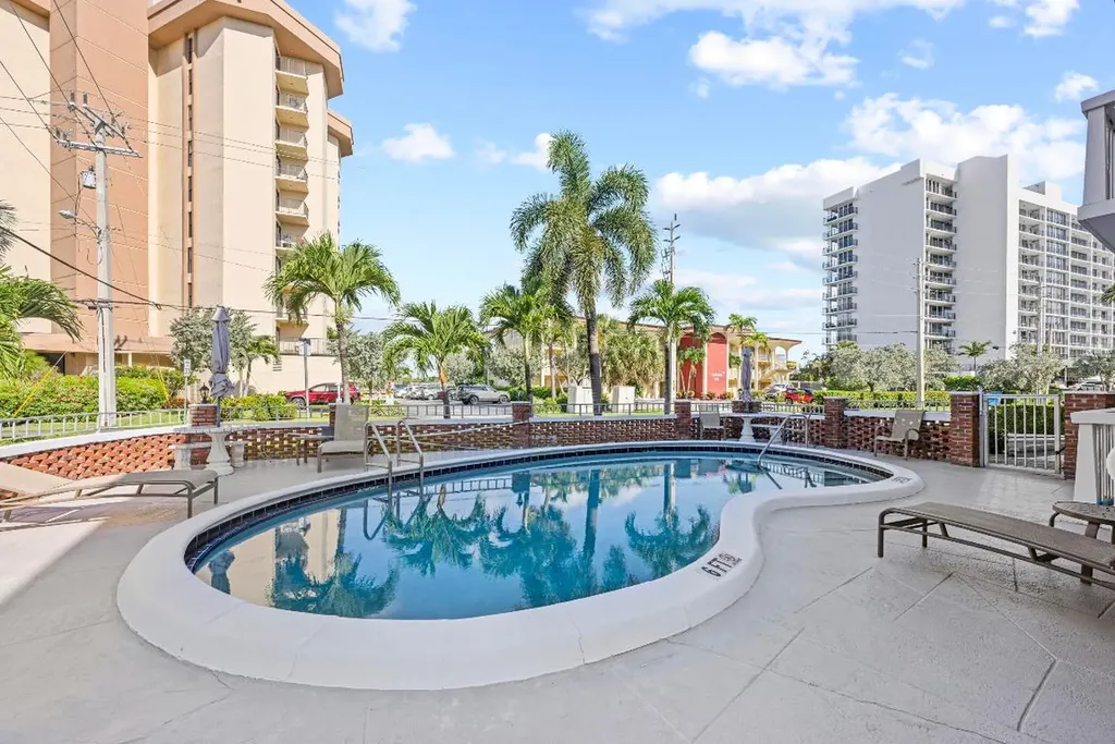 424 N Riverside Drive Pompano Beach FL 33062