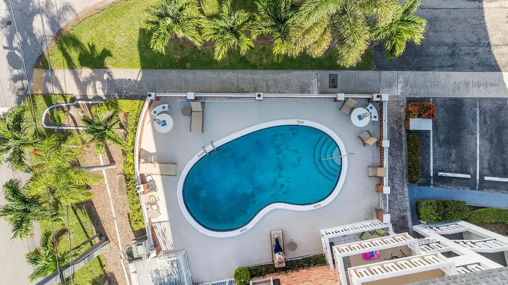424 N Riverside Drive Pompano Beach FL 33062