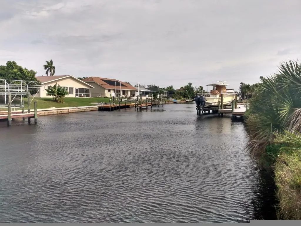 1727 SE 16th Street Cape Coral FL 33990