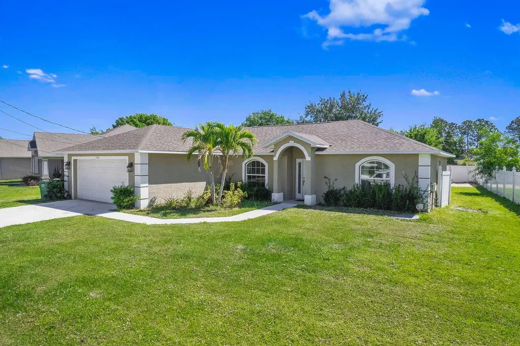 5533 NW Cordrey Street Port St Lucie FL 34986