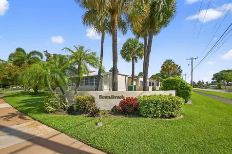 2532 Boundbrook Drive S West Palm Beach FL 33406