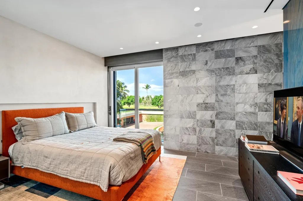 2 N Breakers Row Palm Beach FL 33480