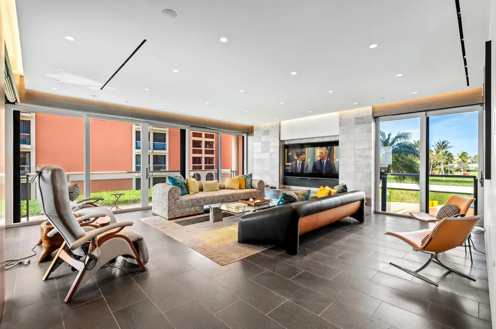 2 N Breakers Row Palm Beach FL 33480