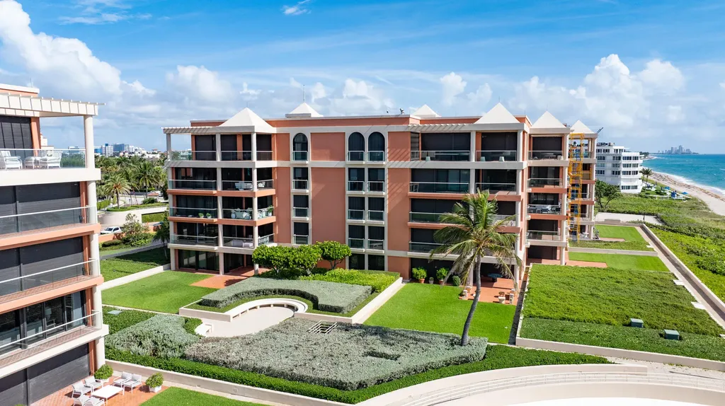 2 N Breakers Row Palm Beach FL 33480