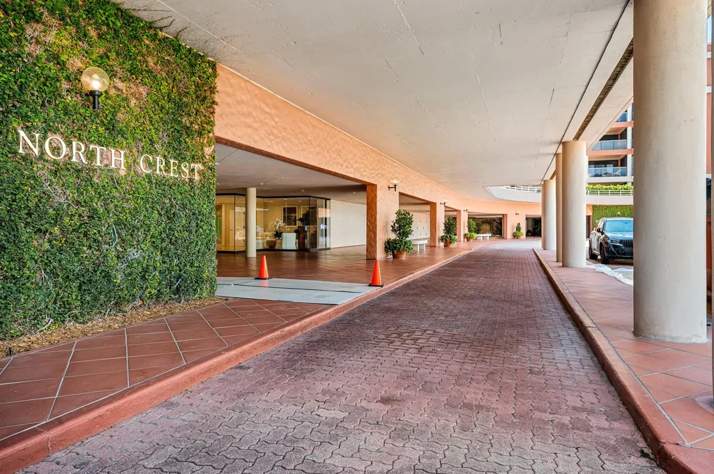 2 N Breakers Row Palm Beach FL 33480