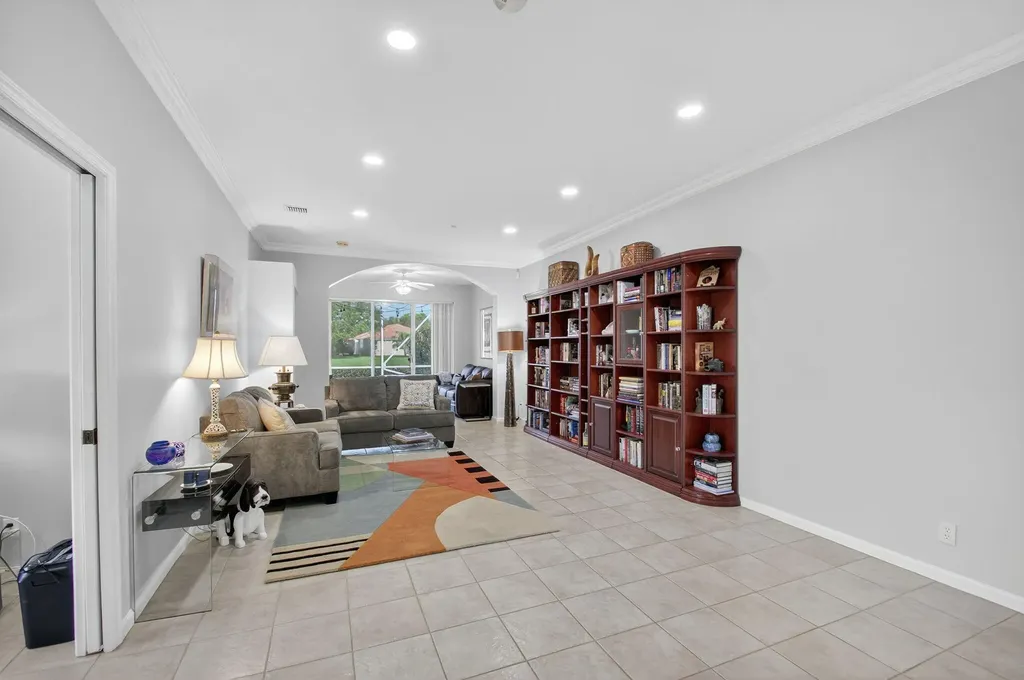 10853 Royal Caribbean Circle Boynton Beach FL 33437