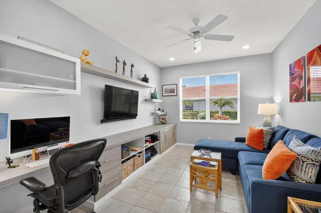 10853 Royal Caribbean Circle Boynton Beach FL 33437