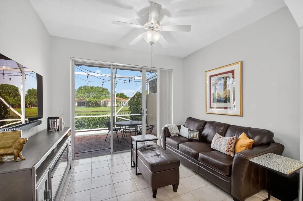 10853 Royal Caribbean Circle Boynton Beach FL 33437