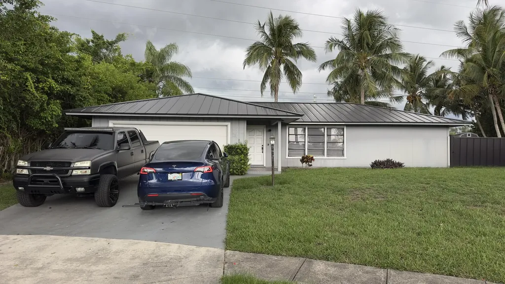 323 Canterbury Drive W Riviera Beach FL 33407