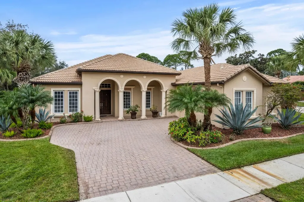 801 SW Classico Court Port St Lucie FL 34986