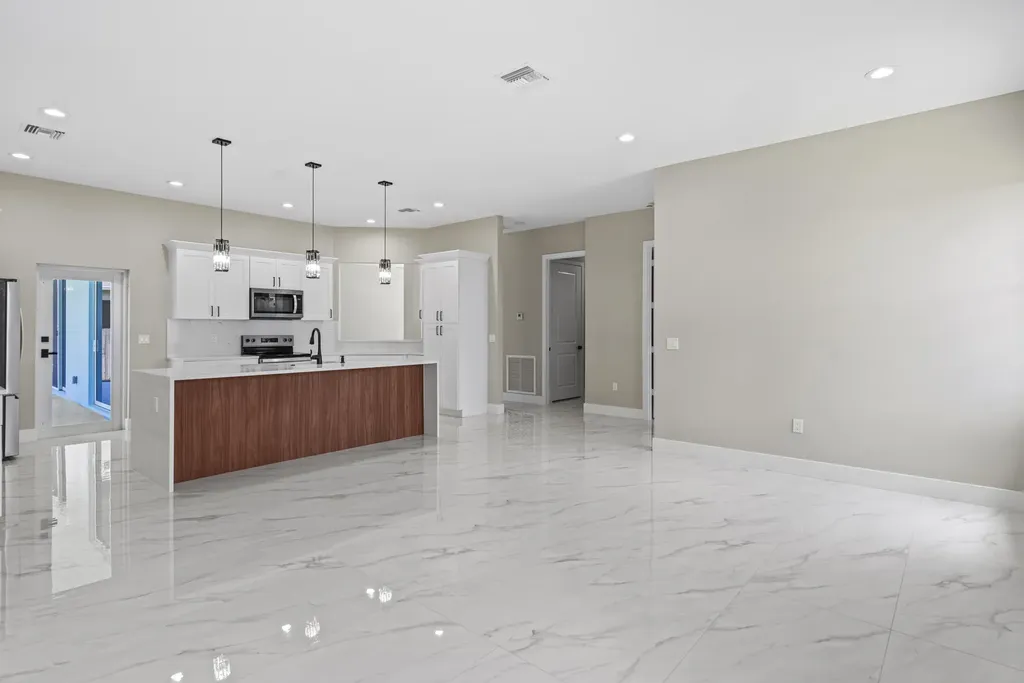 3257 SE West Snow Road Port St Lucie FL 34984