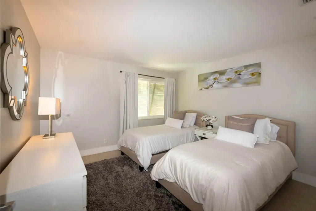 293 Old Meadow Way N Palm Beach Gardens FL 33418