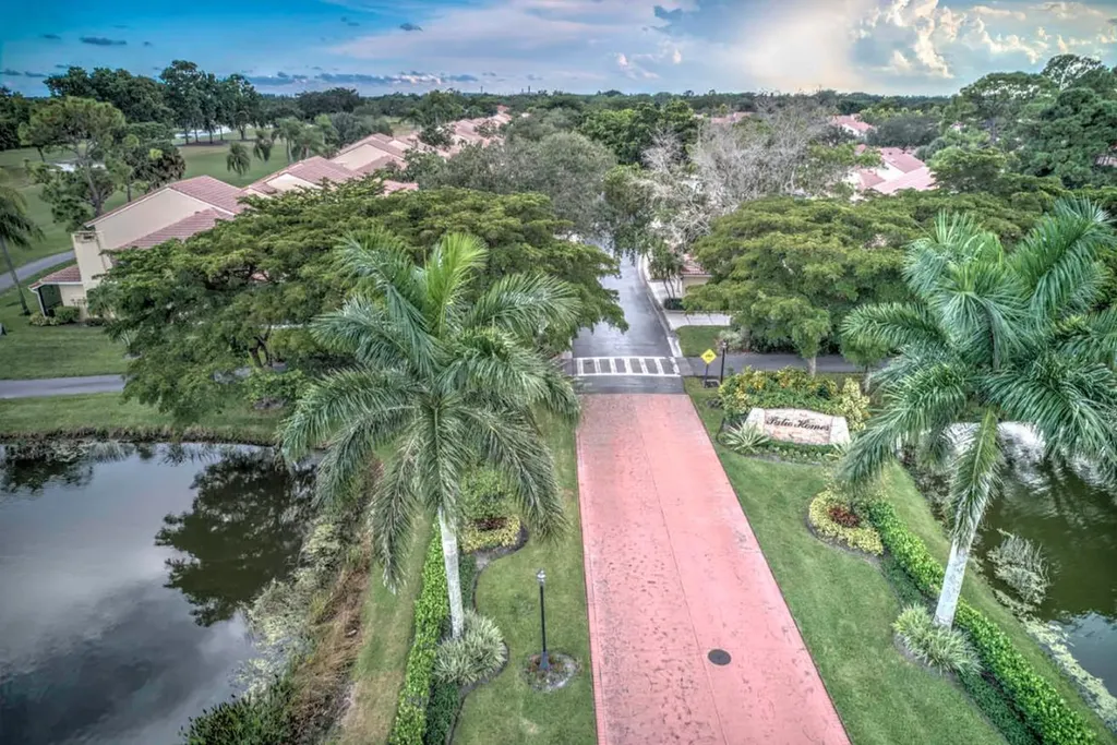 293 Old Meadow Way N Palm Beach Gardens FL 33418