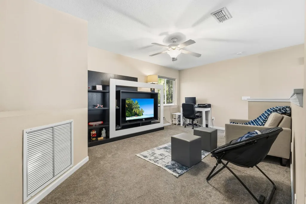 624 NE Bent Paddle Lane Port St Lucie FL 34983